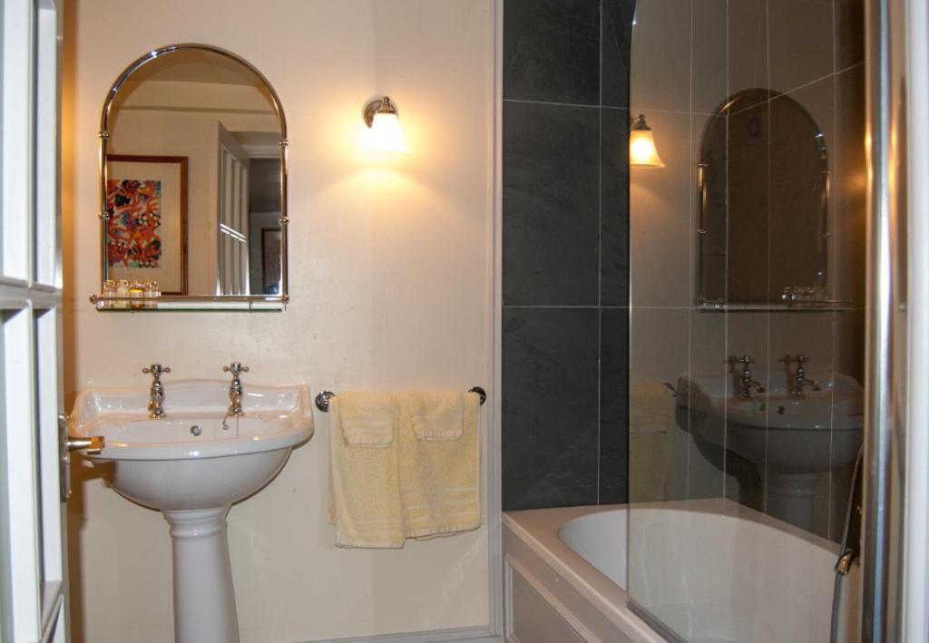 Number 5 Bed and Breakfast Shaftesbury Kamer foto